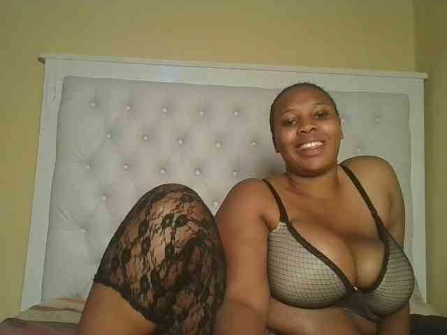 Queenlily25 webcam