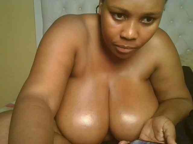 Queenlily25 webcam
