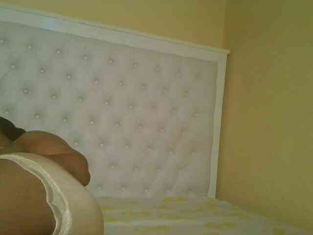 Queenlily25 webcam