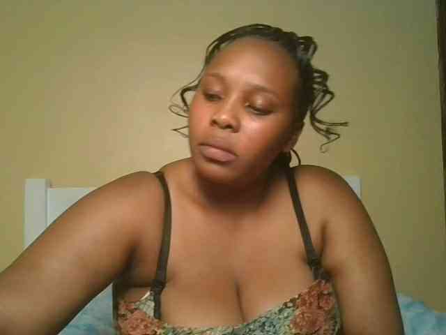 Queenlily25 webcam