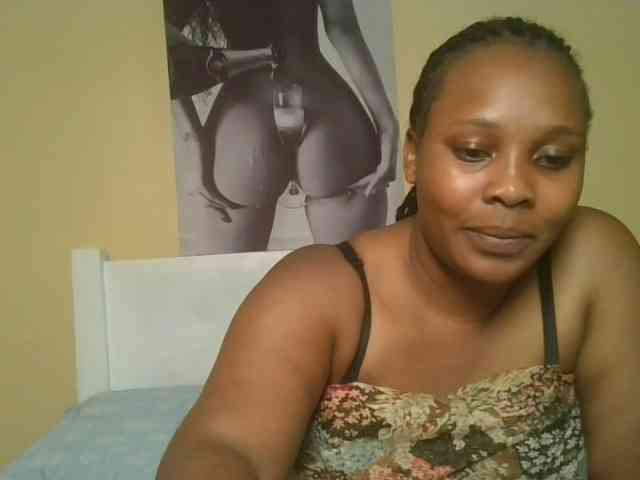 Queenlily25 webcam