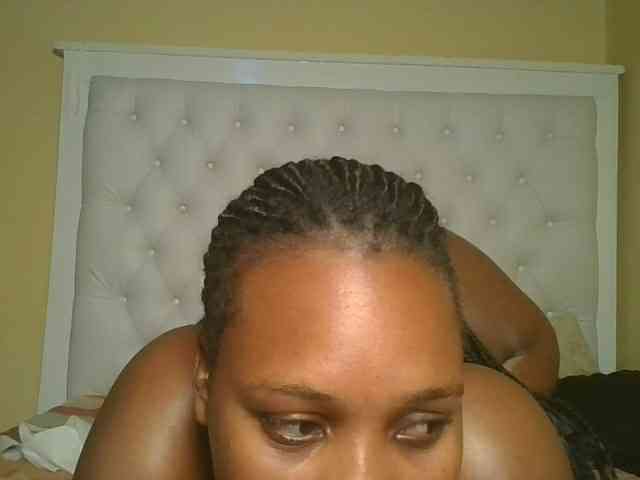 Queenlily25 webcam