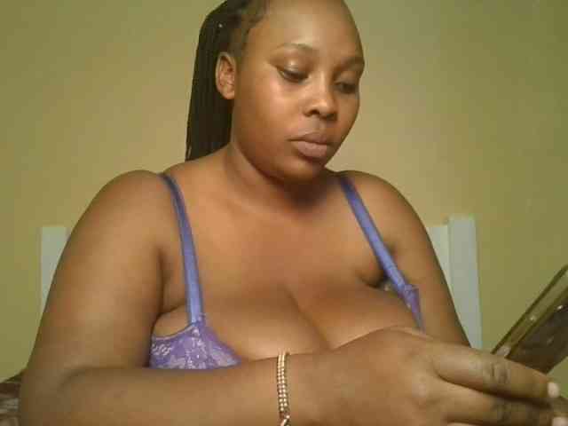 Queenlily25 webcam