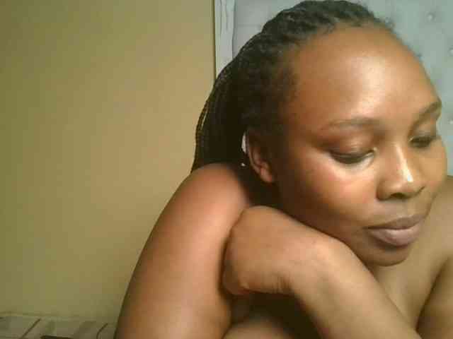 Queenlily25 webcam