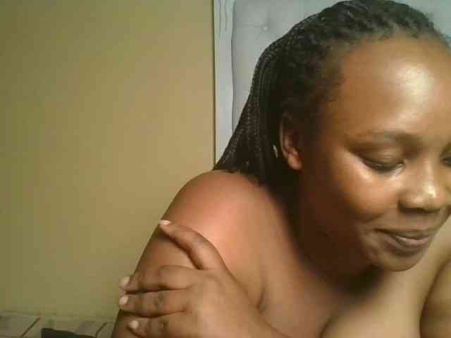 Queenlily25 webcam