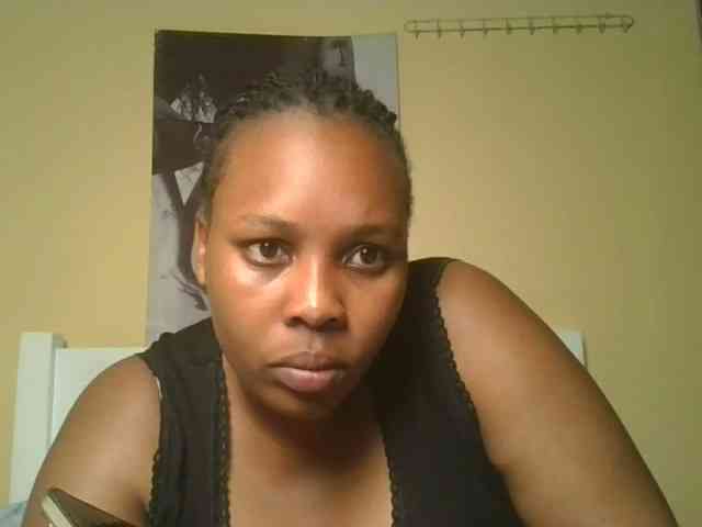 Queenlily25 webcam