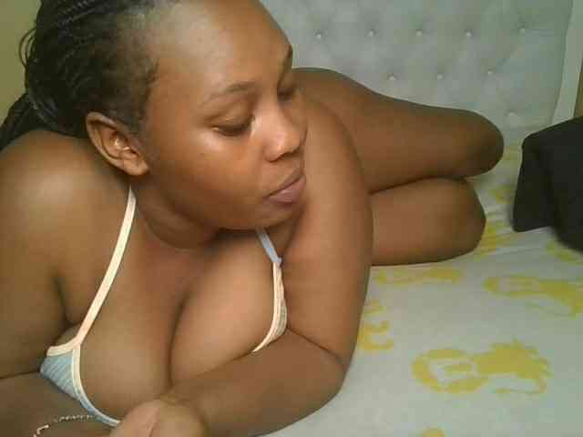 Queenlily25 webcam