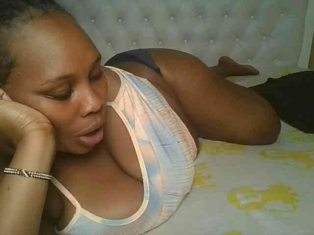 Queenlily25 webcam