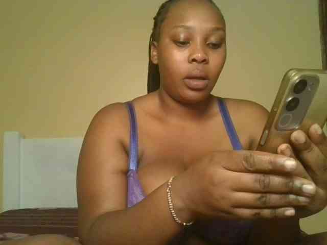 Queenlily25 webcam