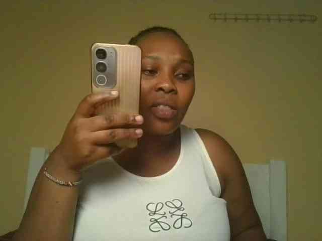 Queenlily25 webcam