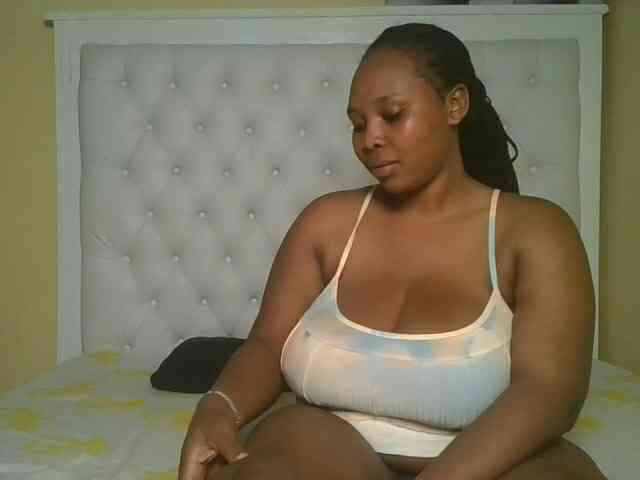Queenlily25 webcam