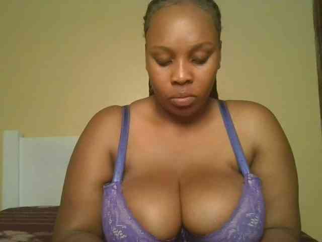 Queenlily25 webcam