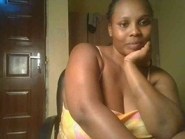 Queenlily25 webcam