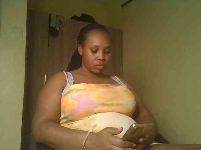 Queenlily25 webcam