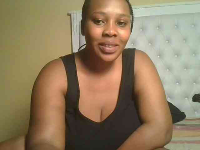 Queenlily25 webcam