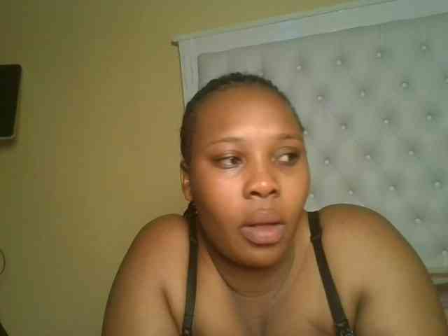 Queenlily25 webcam