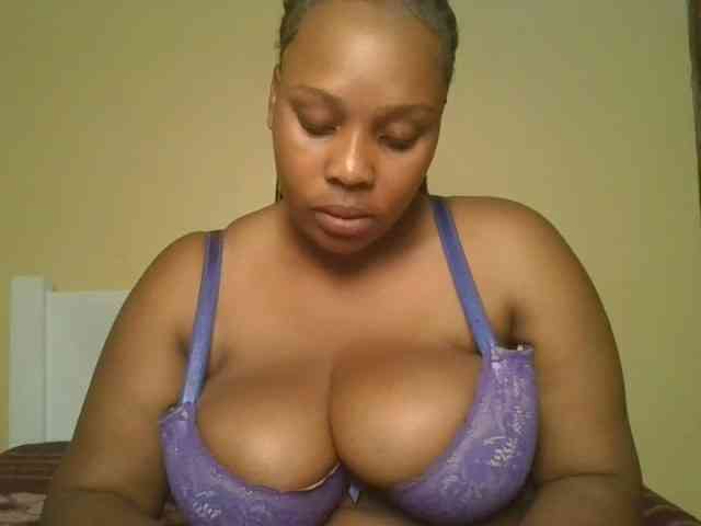 Queenlily25 webcam
