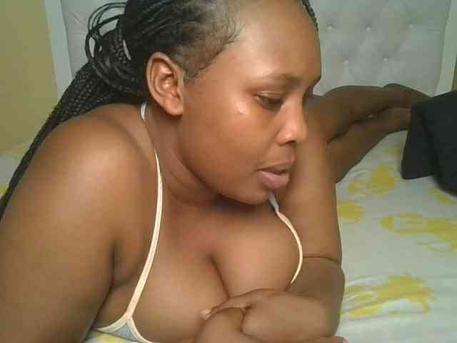 Queenlily25 webcam