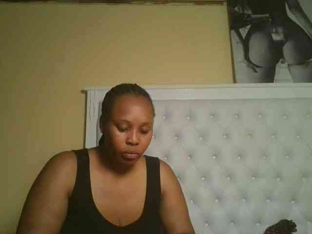 Queenlily25 webcam