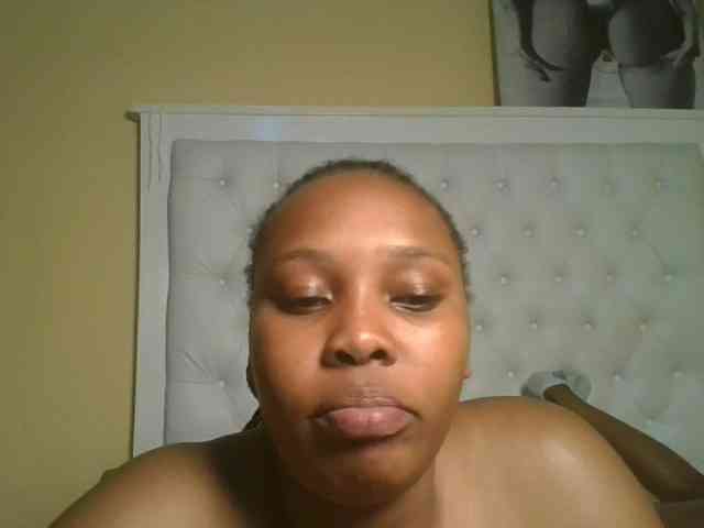 Queenlily25 webcam