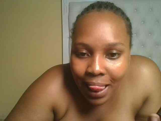 Queenlily25 webcam