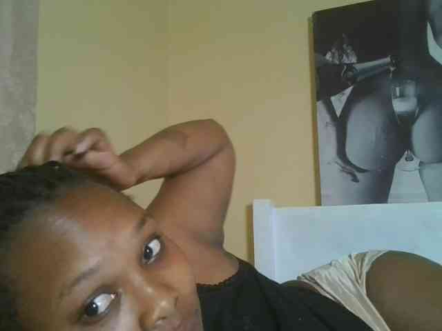 Queenlily25 webcam