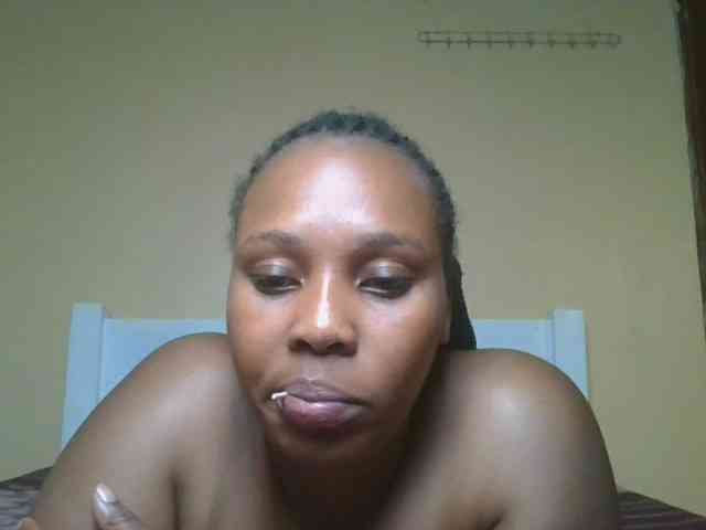 Queenlily25 webcam
