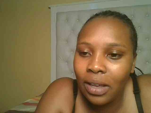 Queenlily25 webcam
