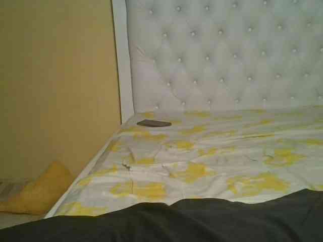 Queenlily25 webcam