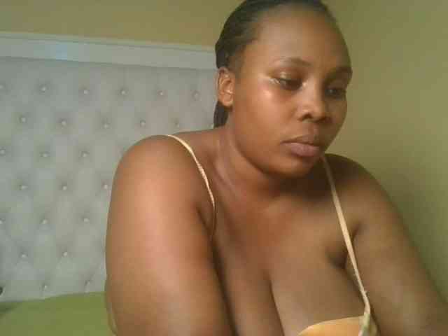 Queenlily25 webcam