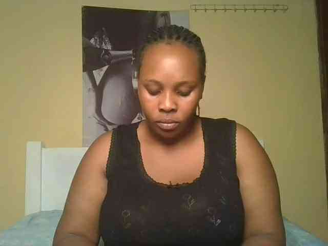 Queenlily25 webcam