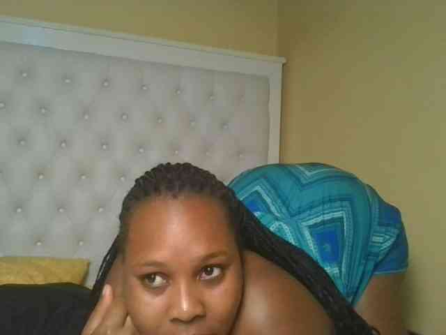 Queenlily25 webcam