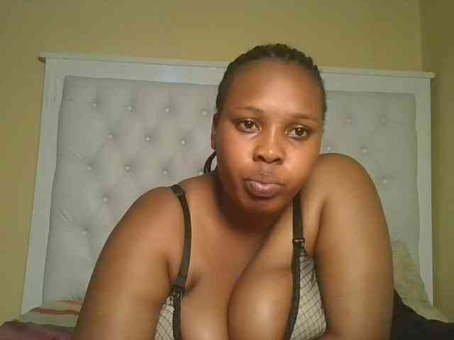 Queenlily25 webcam