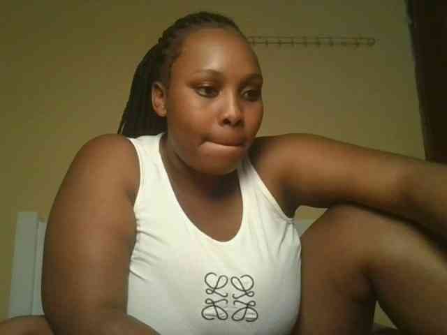 Queenlily25 webcam