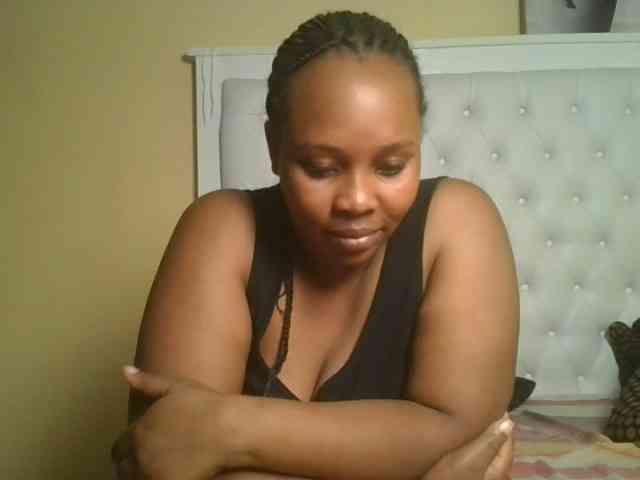 Queenlily25 webcam