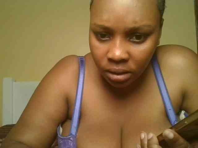 Queenlily25 webcam