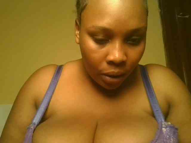 Queenlily25 webcam