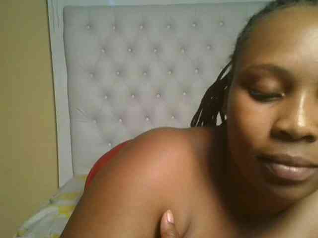 Queenlily25 webcam