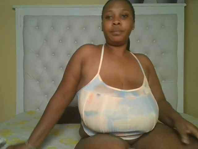 Queenlily25 webcam