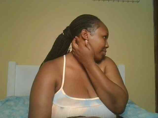Queenlily25 webcam