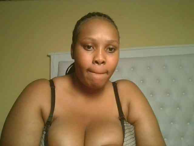 Queenlily25 webcam