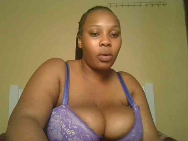 Queenlily25 webcam