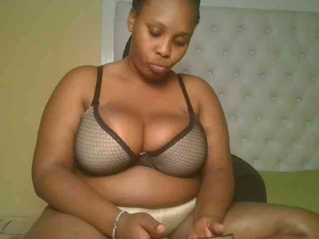 Queenlily25 webcam