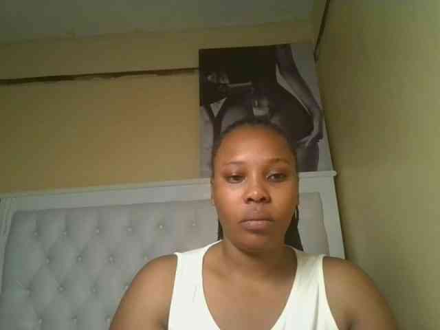 Queenlily25 webcam