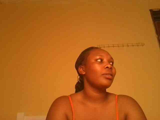 Queenlily25 webcam
