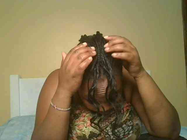 Queenlily25 webcam