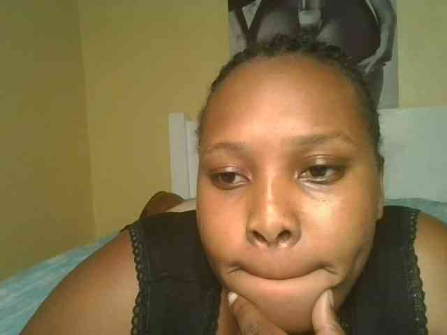 Queenlily25 webcam