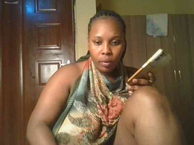 Queenlily25 webcam