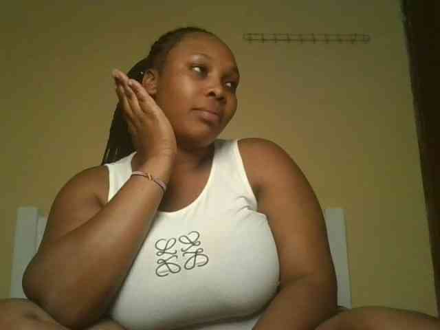 Queenlily25 webcam