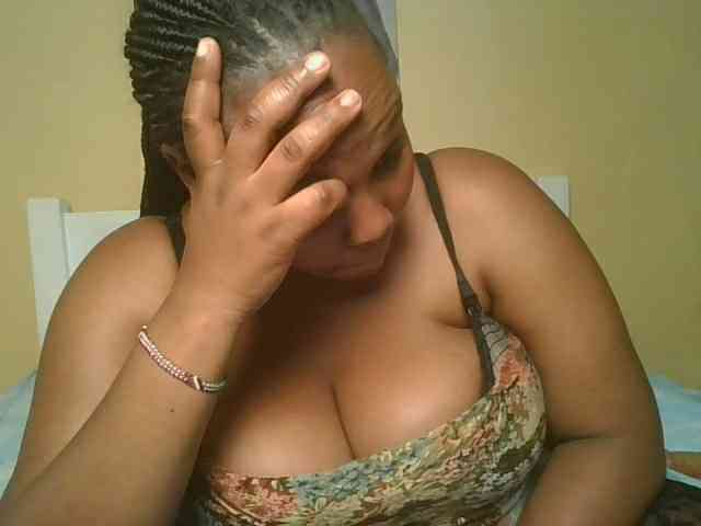 Queenlily25 webcam